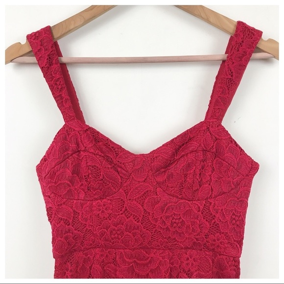 NWT‎ Anthropologie Hutch Seamed Lace Midi Dress in Red Size 0 - Picture 4 of 11